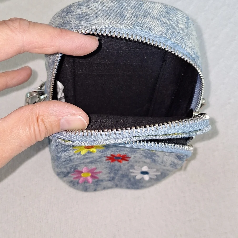 🌼 Crossbody denim girls purse/bag with embroidered flowers by No Boundaries - Picture 4 of 13